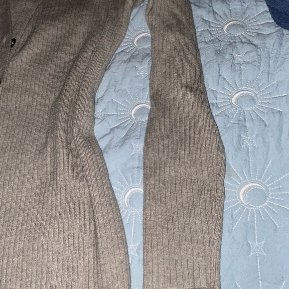WAYF Elegant Long Sleeve cardigan Size Medium, it long is 50 inches, - Picture 2 of 12